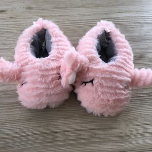 Girl size 5/6 piggy slippers